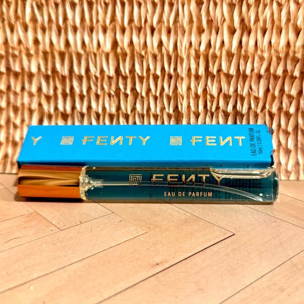 FENTY BEAUTY FENTY TRAVEL SPRAY WARM FLORAL MUSK TANGERINE MAGNOLIA ROSE BNIB - Picture 2 of 5
